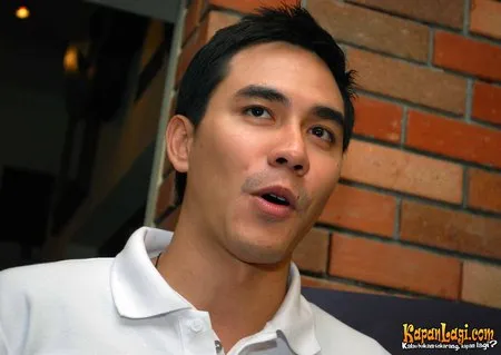 Foto Darius Sinathrya