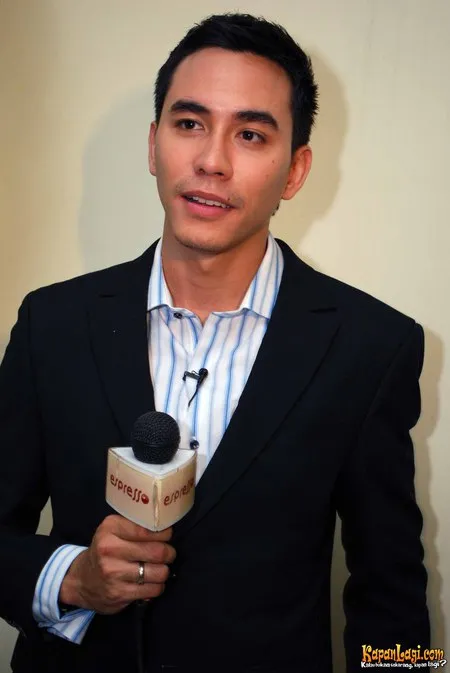 Foto Darius Sinathrya