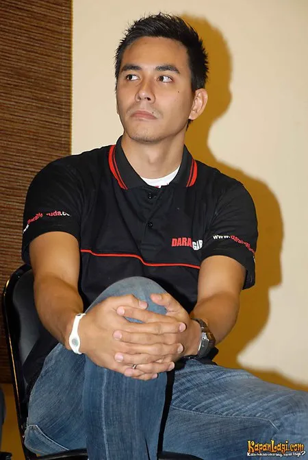 Foto Darius Sinathrya