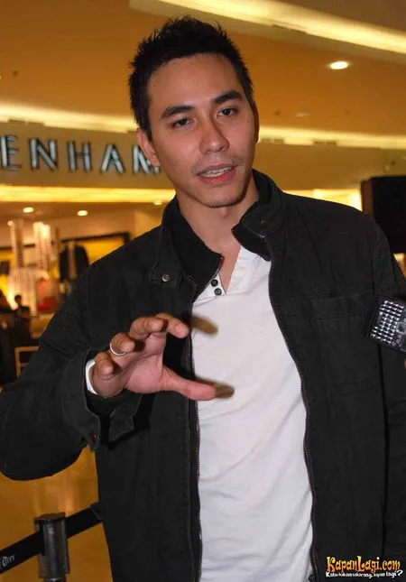 Foto Darius Sinathrya