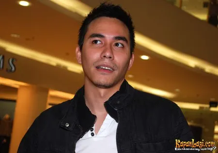 Foto Darius Sinathrya