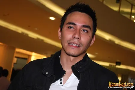 Foto Darius Sinathrya