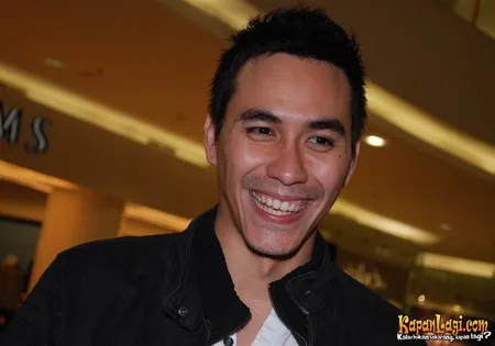 Foto Darius Sinathrya