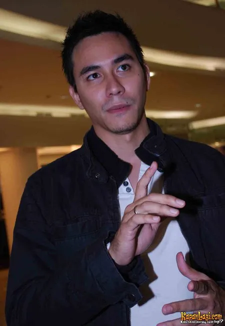 Foto Darius Sinathrya