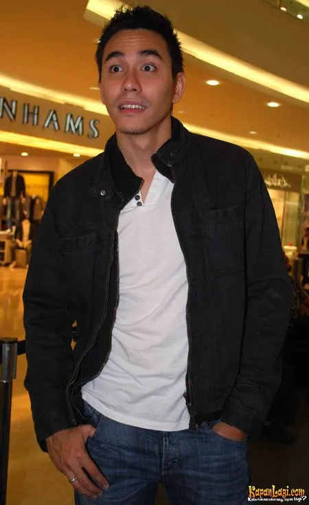 Foto Darius Sinathrya