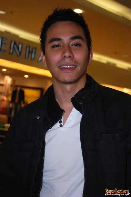 Foto Darius Sinathrya