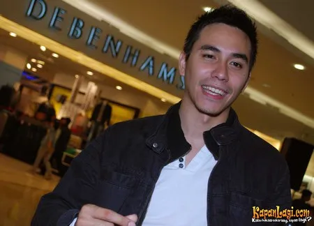 Foto Darius Sinathrya