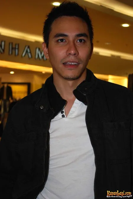 Foto Darius Sinathrya