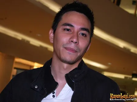 Foto Darius Sinathrya