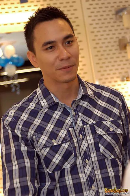 Foto Darius Sinathrya