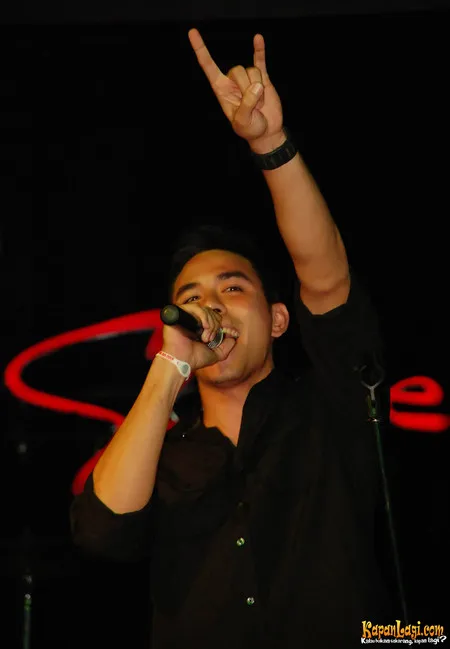 Foto Darius Sinathrya