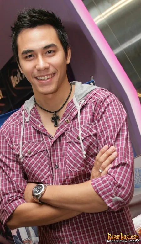 Foto Darius Sinathrya