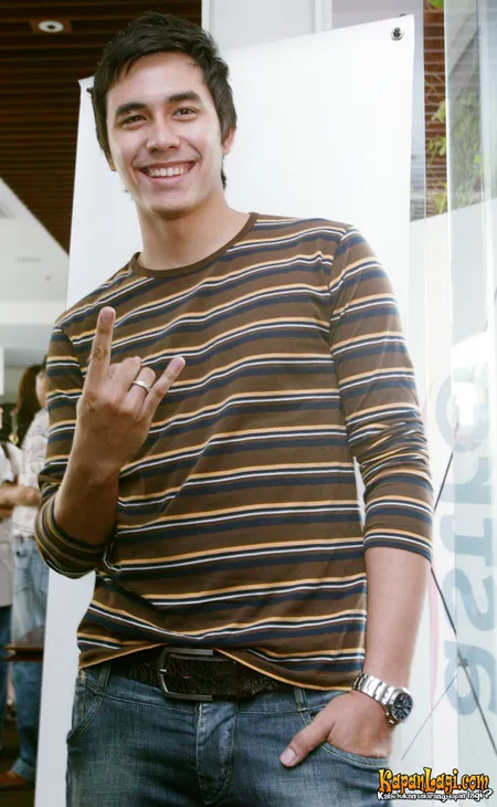 Foto Darius Sinathrya