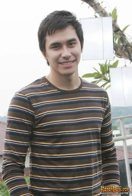 Foto Darius Sinathrya