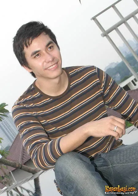 Foto Darius Sinathrya