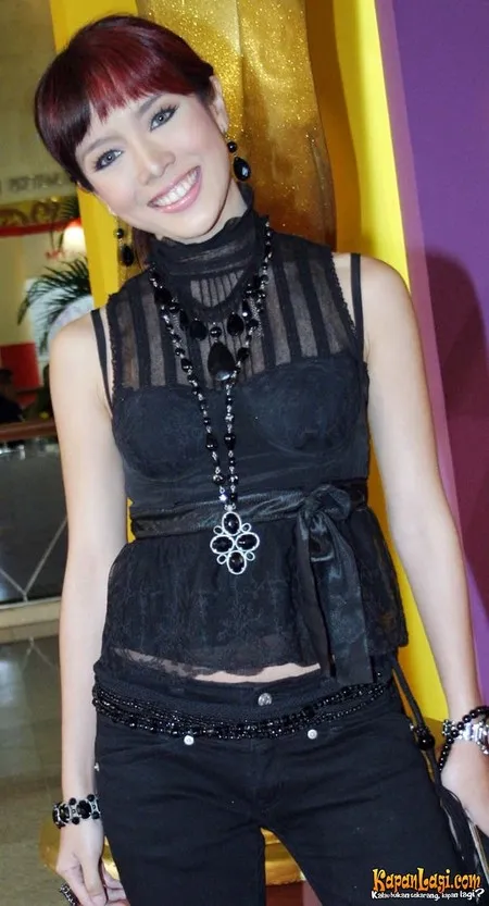 Foto Dea Ananda