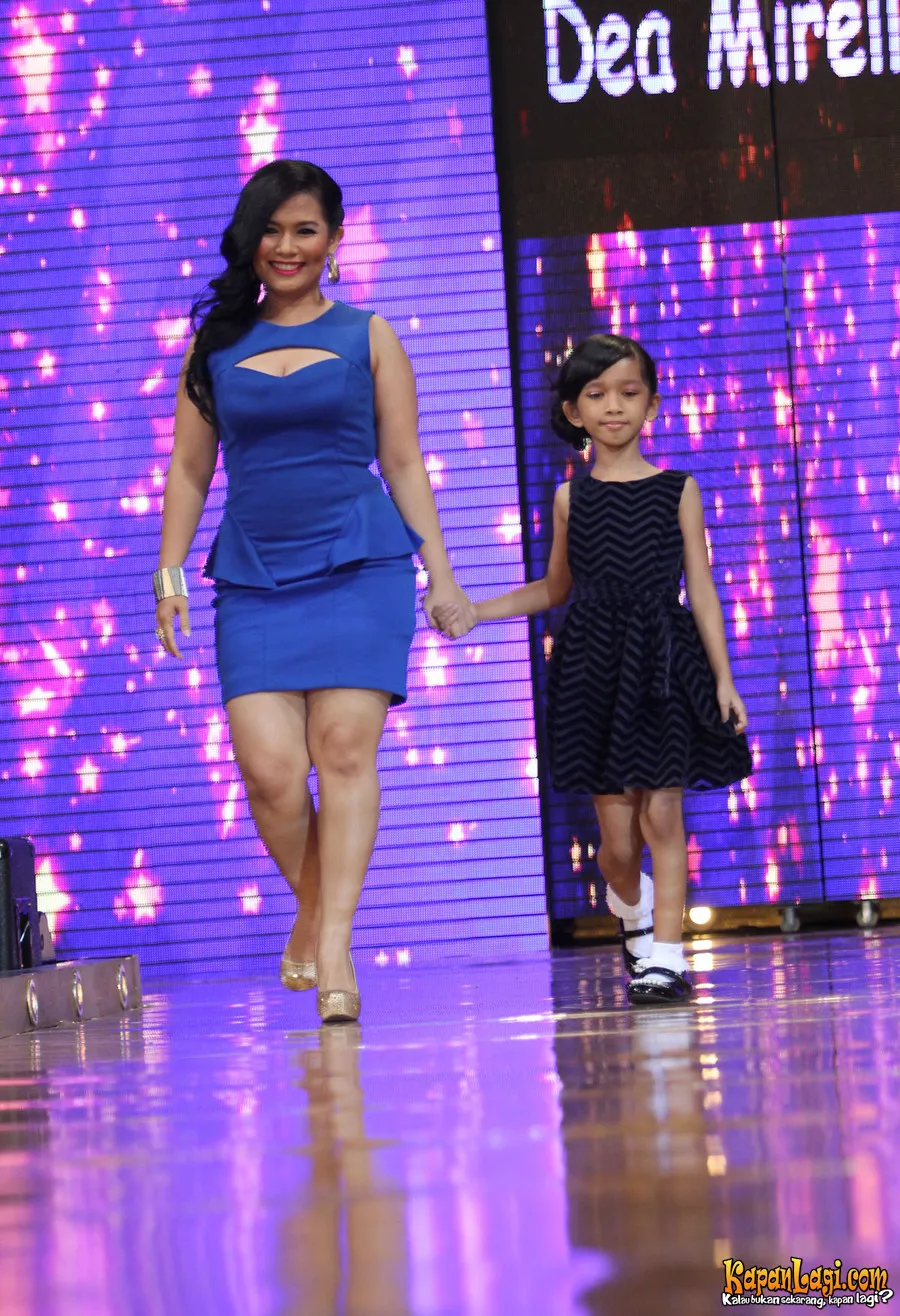 Dea Mirella dan Anak