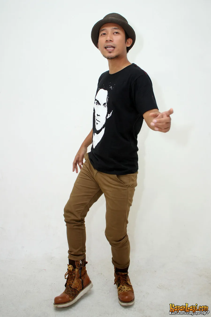 Deni Cagur kembali merilis single setelah sukses dengan Bang Jali. KapanLagi.com®