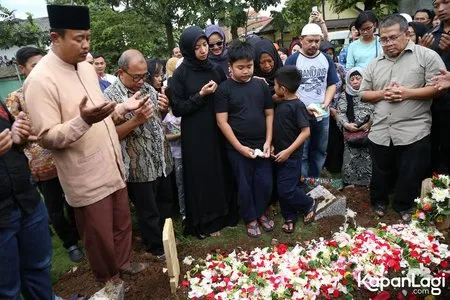 Foto Dessy Rosalianita