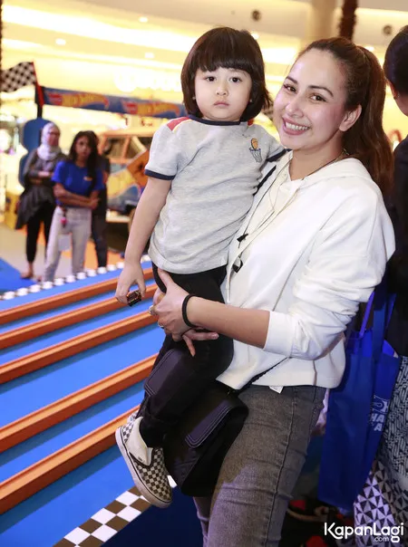 Foto Deswita Maharani