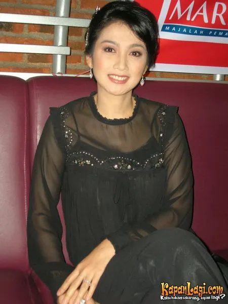 Foto Desy Ratnasari