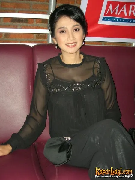 Foto Desy Ratnasari