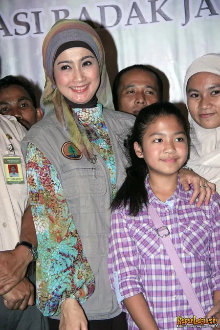 Foto Desy Ratnasari