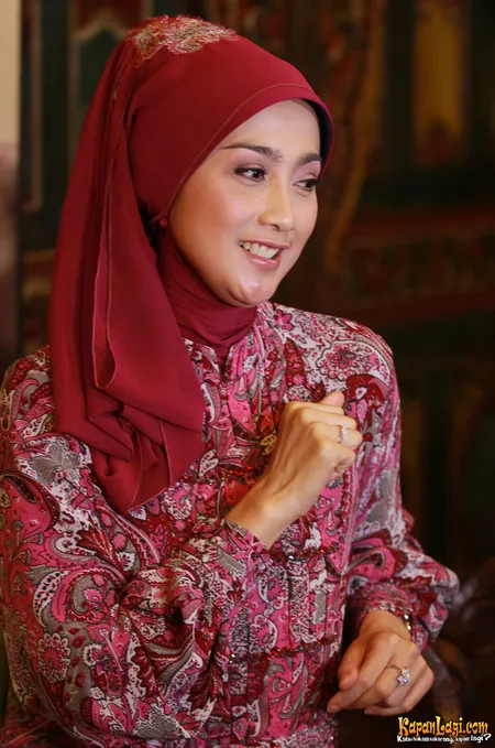 Foto Desy Ratnasari