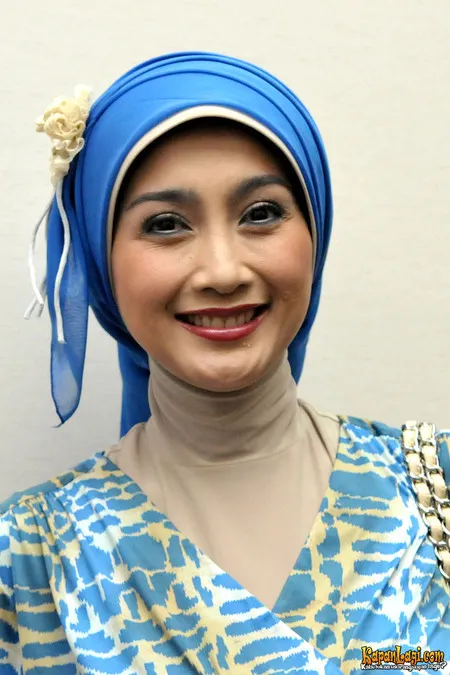 Foto Desy Ratnasari