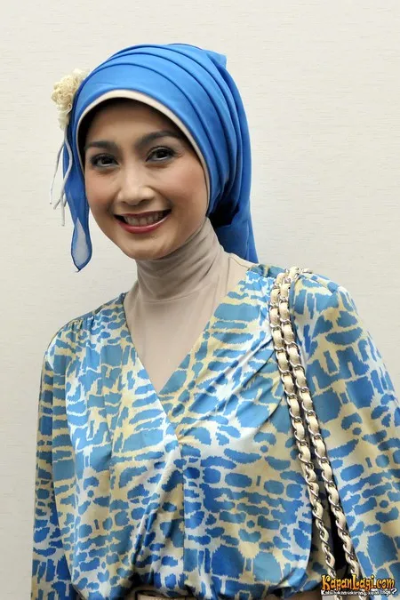 Foto Desy Ratnasari