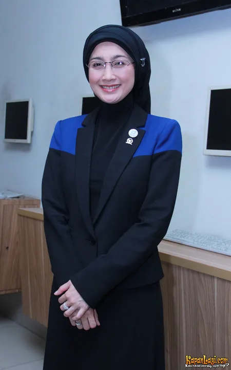 Foto Desy Ratnasari