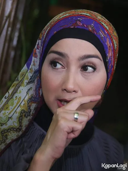 Foto Desy Ratnasari