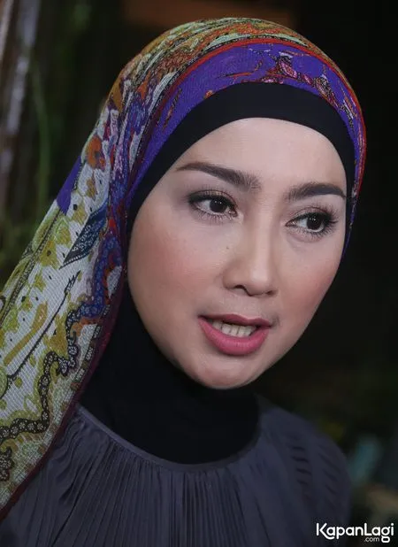 Foto Desy Ratnasari