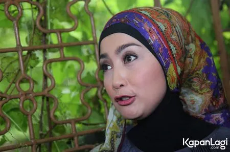 Foto Desy Ratnasari