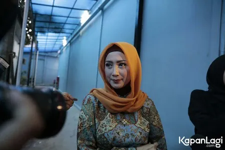 Foto Desy Ratnasari