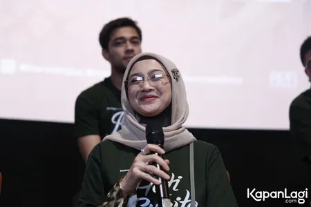 Foto Desy Ratnasari