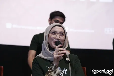 Foto Desy Ratnasari