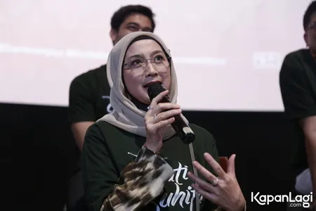 Foto Desy Ratnasari