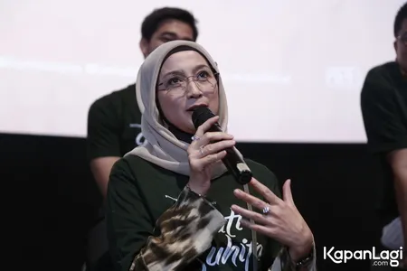 Foto Desy Ratnasari