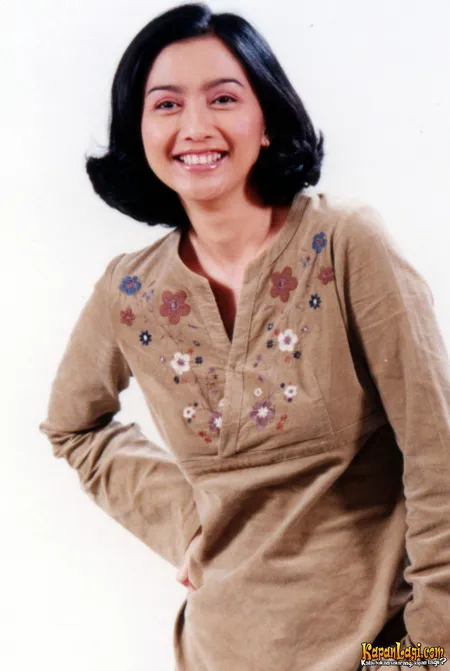 Foto Desy Ratnasari