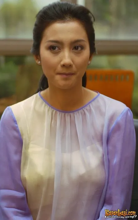 Foto Desy Ratnasari
