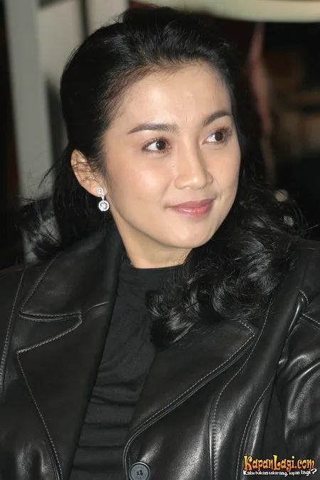 Foto Desy Ratnasari