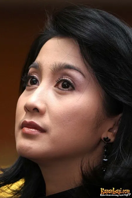 Foto Desy Ratnasari