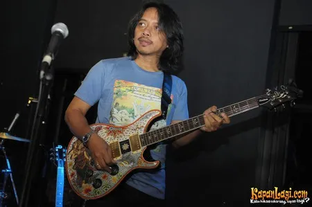 Foto Dewa Budjana