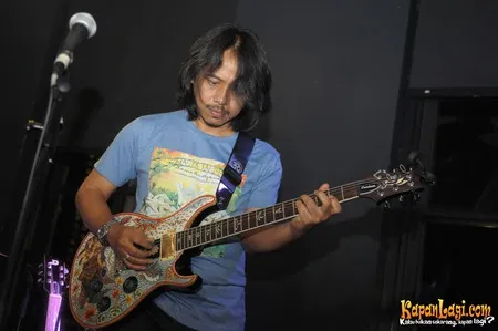 Foto Dewa Budjana