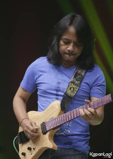Foto Dewa Budjana