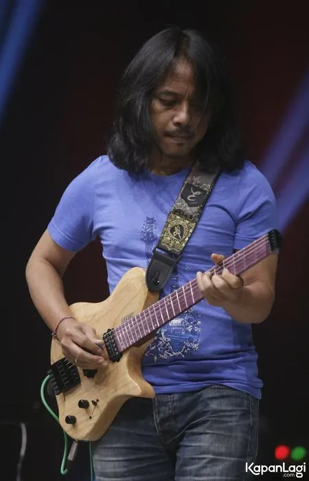 Foto Dewa Budjana