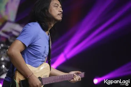 Foto Dewa Budjana