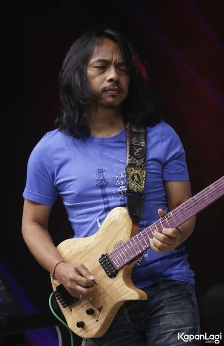 Foto Dewa Budjana