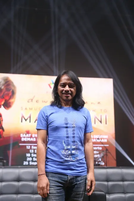 Foto Dewa Budjana